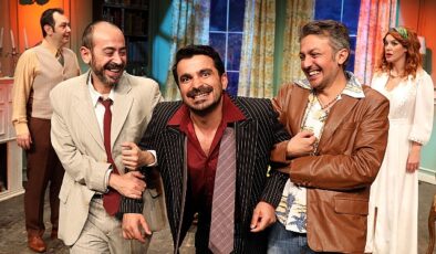 İstanbul Büyükşehir Belediyesi Şehir Tiyatroları, Nisan ayında 33 oyunla seyirci karşısına çıkıyor